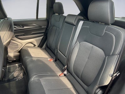 2026 Jeep Grand Cherokee GRAND CHEROKEE LAREDO X 4X4
