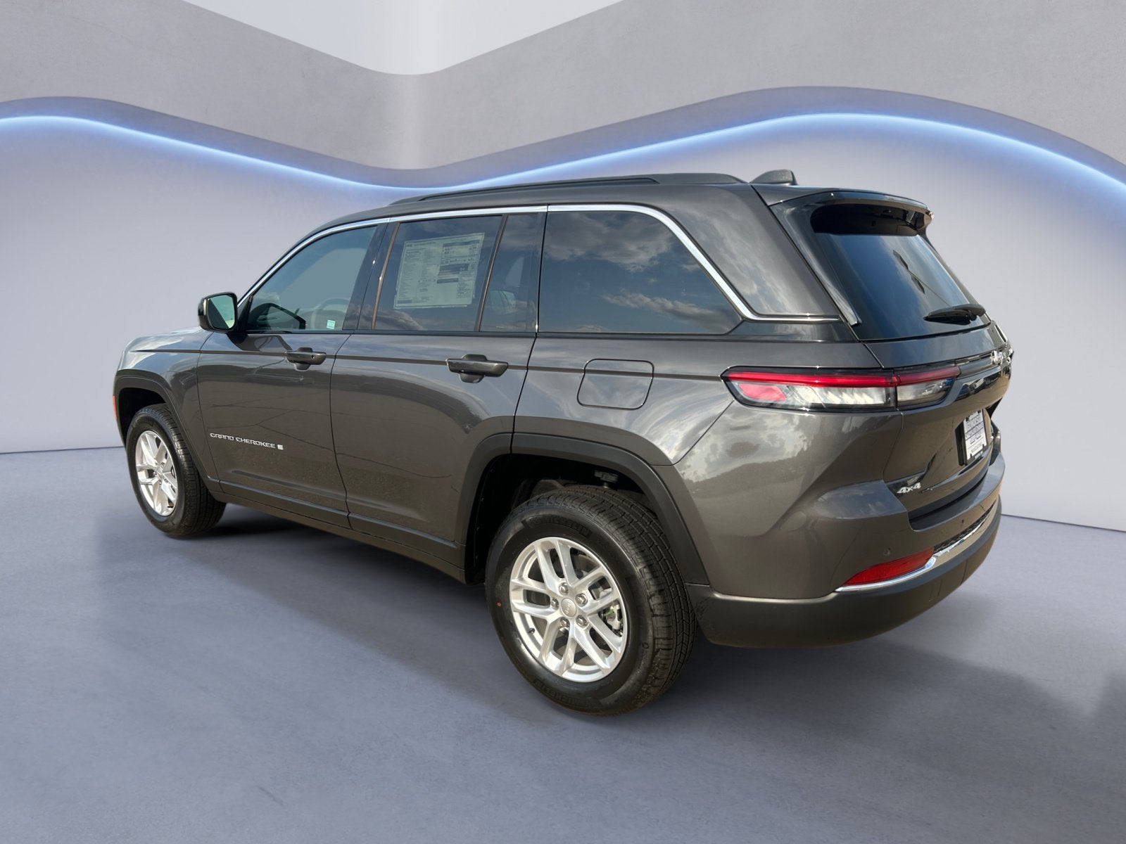 2026 Jeep Grand Cherokee GRAND CHEROKEE LAREDO X 4X4