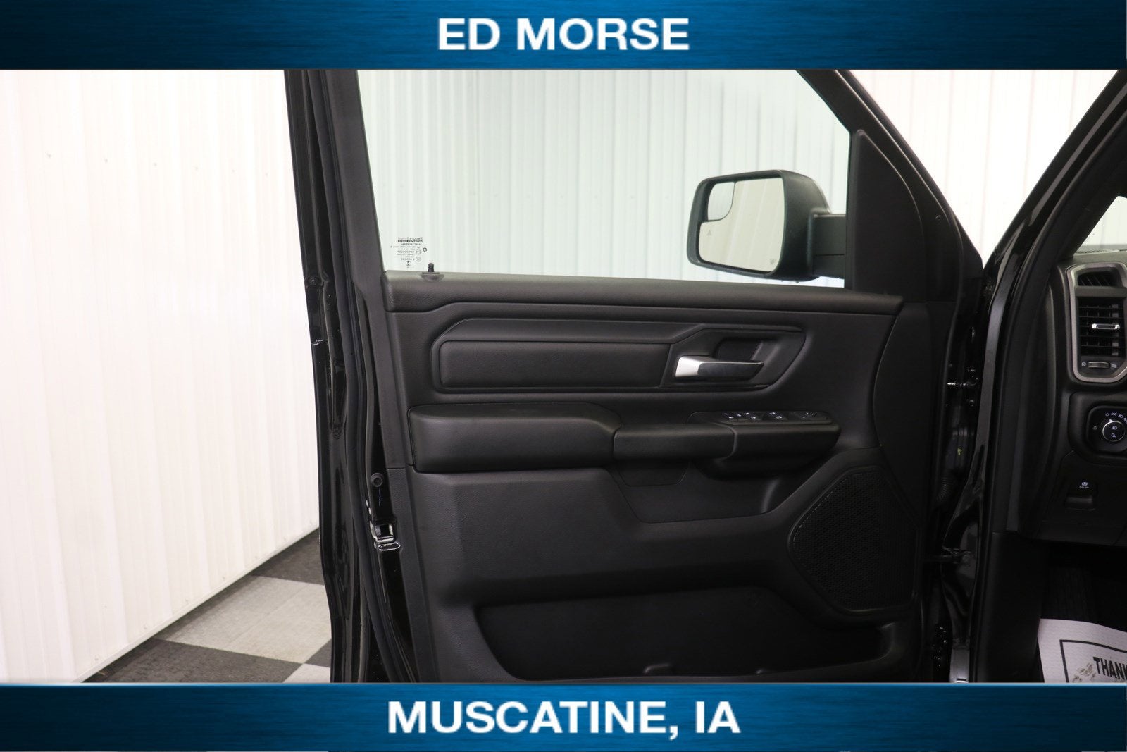 2025 RAM Ram 1500 RAM 1500 TRADESMAN CREW CAB 4X4 5'7' BOX