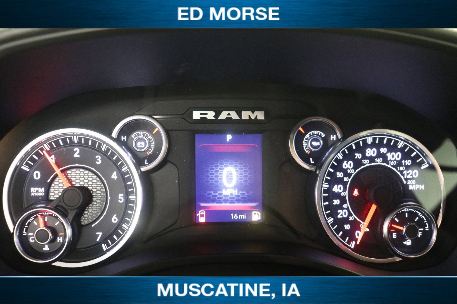 2025 RAM Ram 1500 RAM 1500 TRADESMAN CREW CAB 4X4 5'7' BOX