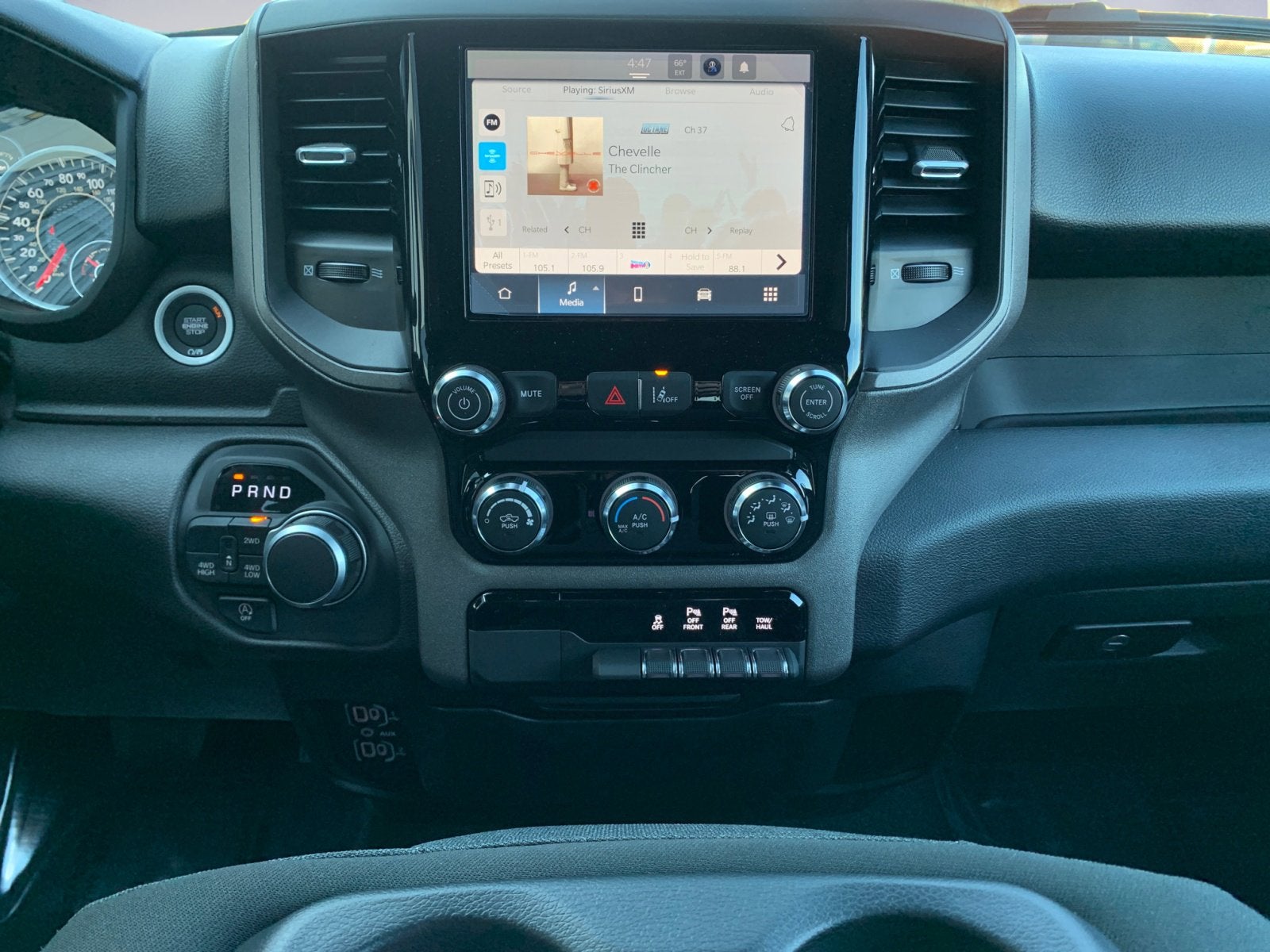 2025 RAM Ram 1500 RAM 1500 TRADESMAN CREW CAB 4X4 5'7' BOX