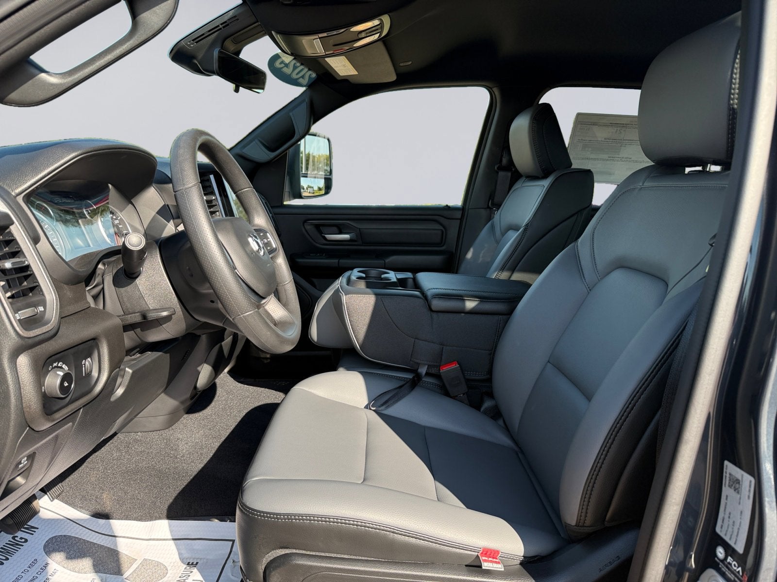 2025 RAM Ram 1500 RAM 1500 TRADESMAN CREW CAB 4X4 5'7' BOX