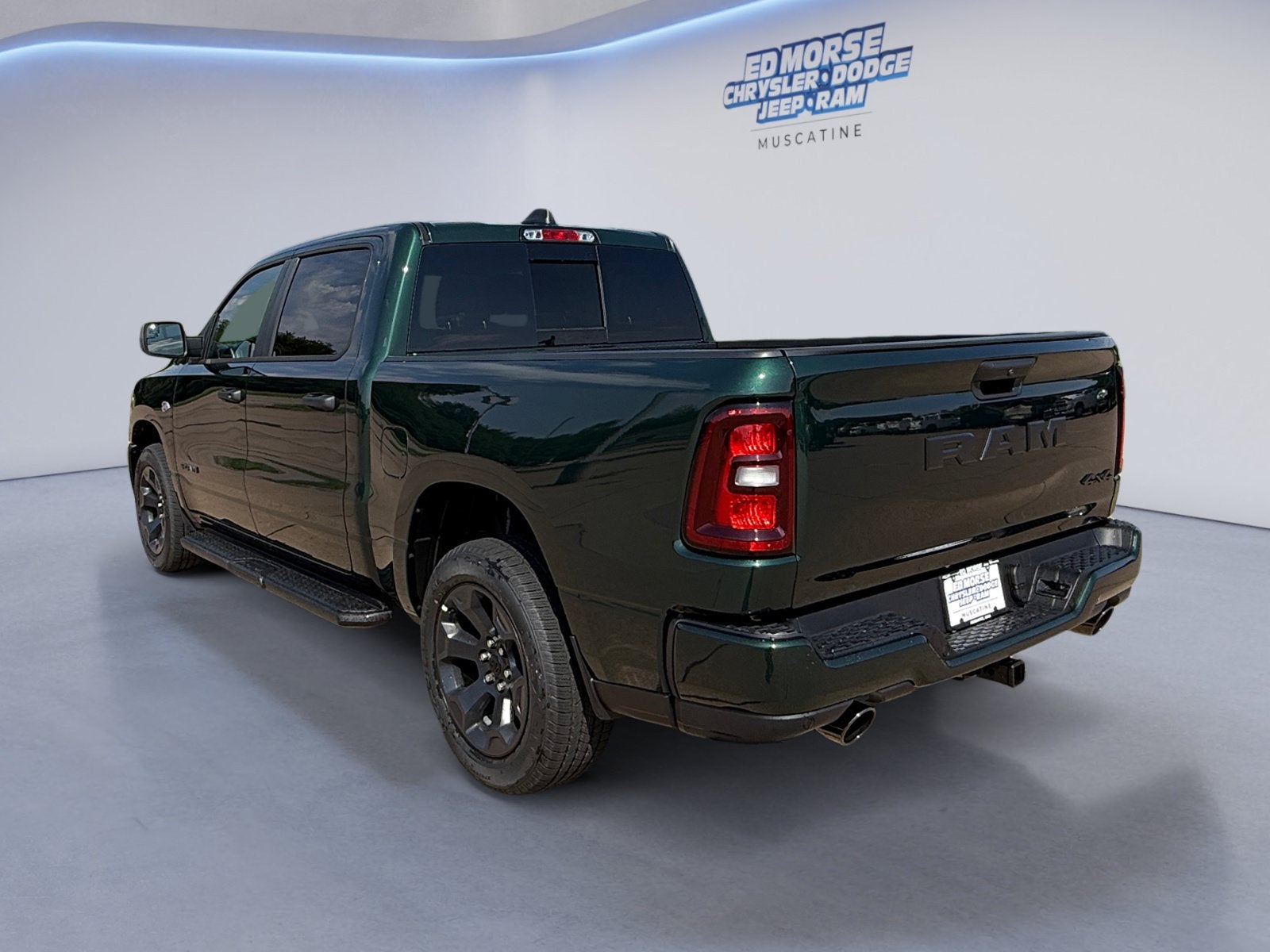 2026 RAM 1500 RAM 1500 EXPRESS CREW CAB 4X4 5'7' BOX