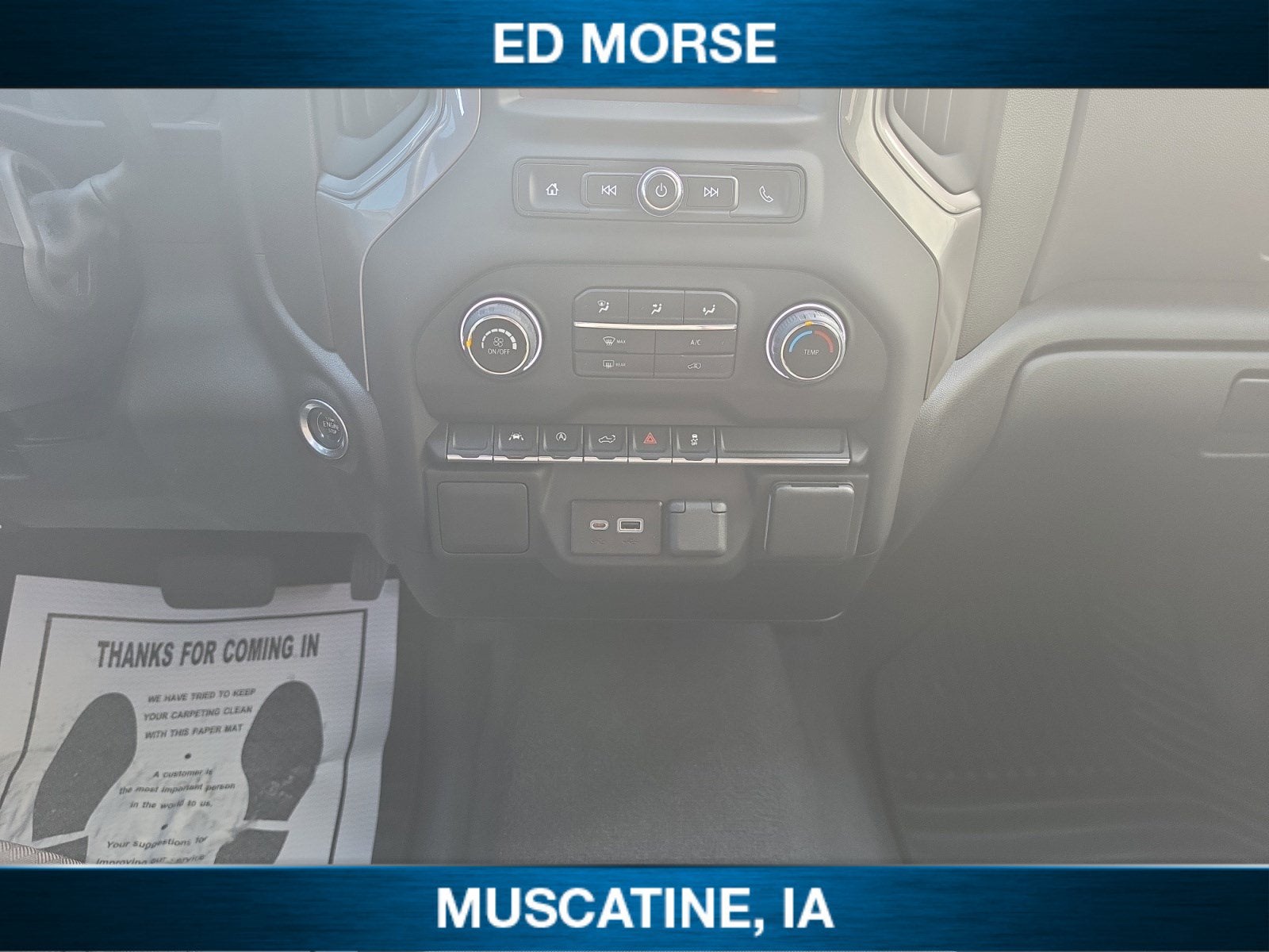 2022 Chevrolet Silverado 1500 4WD Crew Cab Short Bed Custom