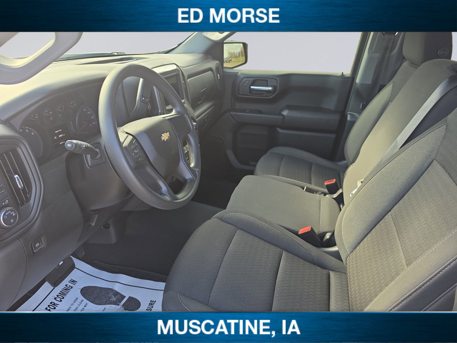 2022 Chevrolet Silverado 1500 4WD Crew Cab Short Bed Custom