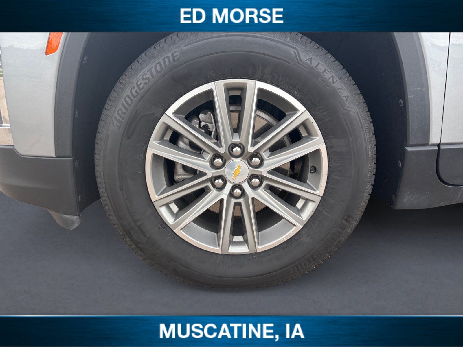 2023 Chevrolet Traverse AWD LT Leather