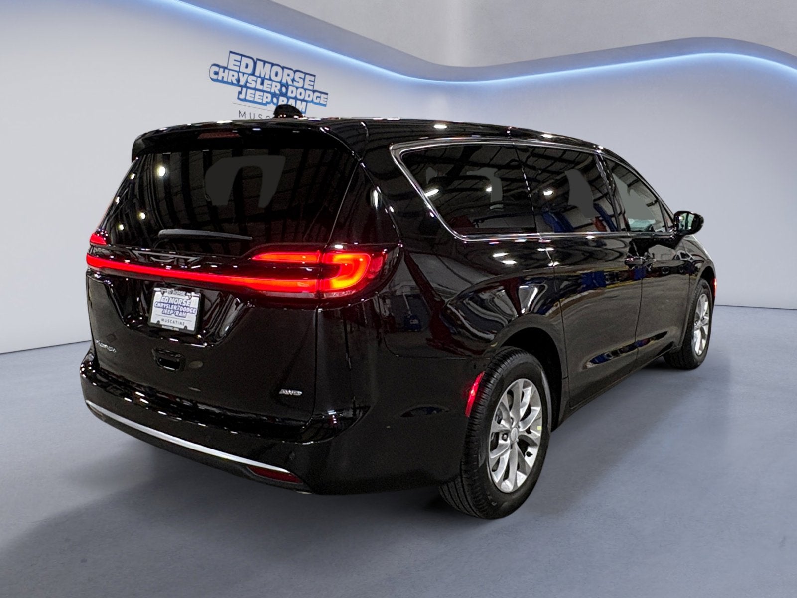 2027 Chrysler Pacifica PACIFICA SELECT AWD
