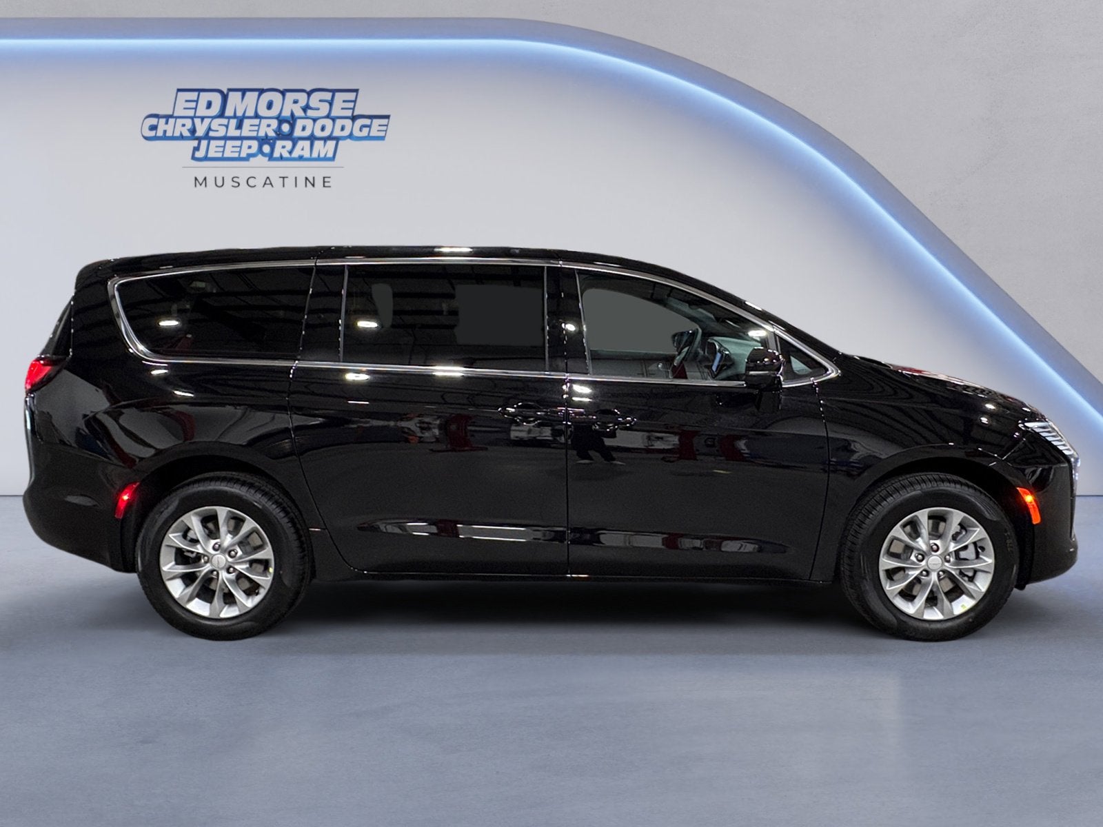 2027 Chrysler Pacifica PACIFICA SELECT AWD