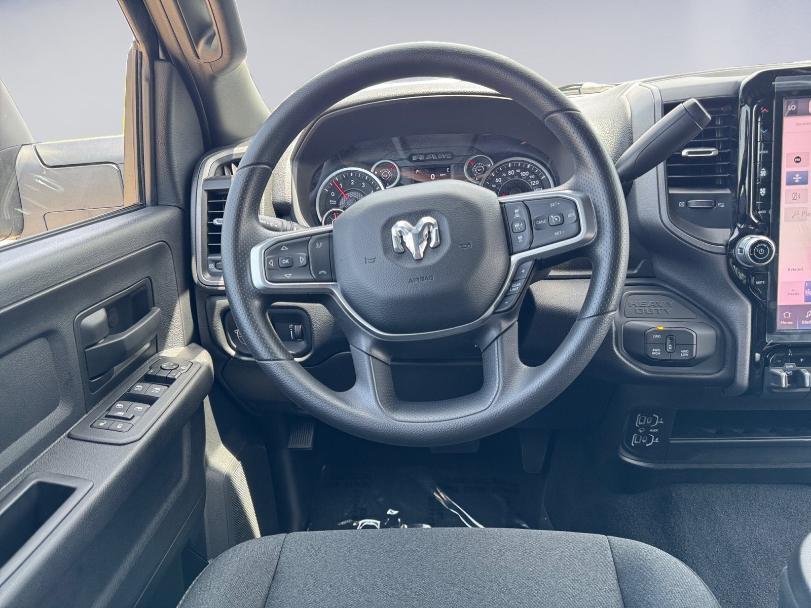 2026 RAM Ram 3500 RAM 3500 TRADESMAN CREW CAB 4X4 6'4' BOX