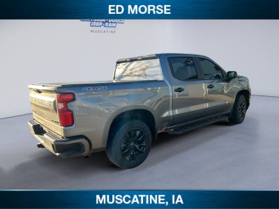 2021 Chevrolet Silverado 1500 4WD Crew Cab Short Bed Custom