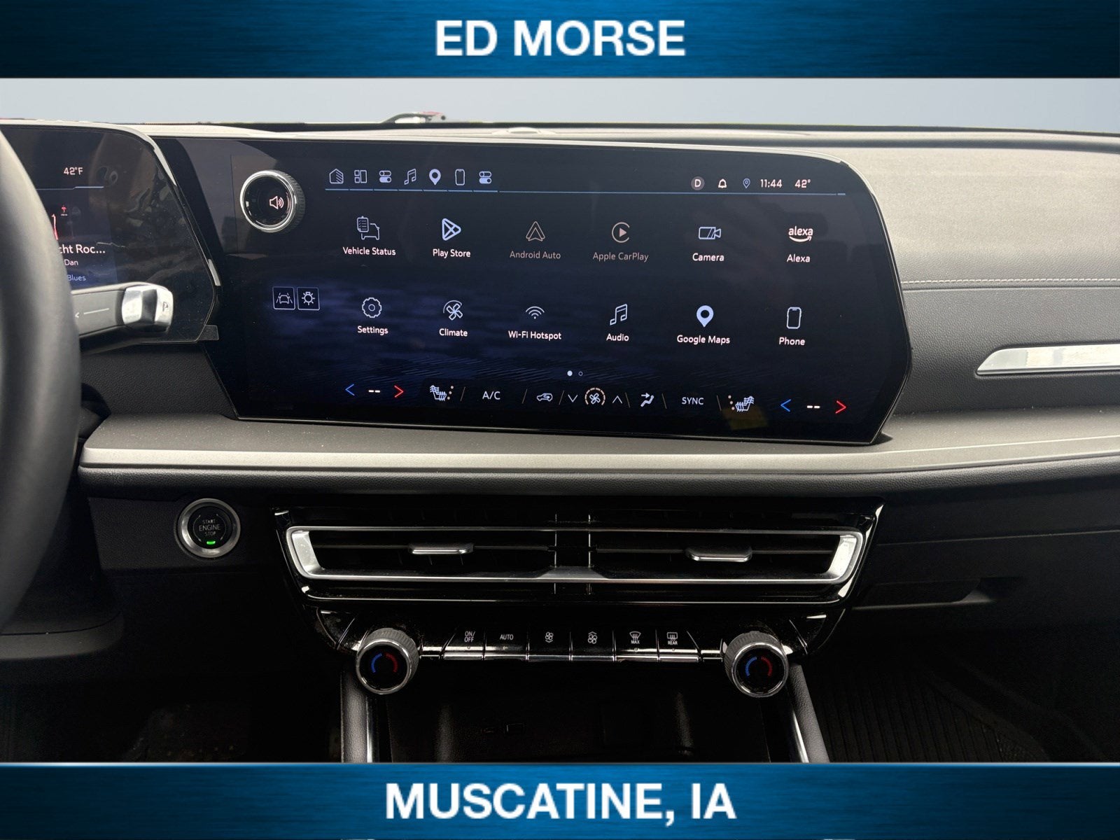 2024 Chevrolet Traverse LS